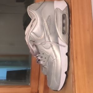 Nike Air Max 90 metallic silver